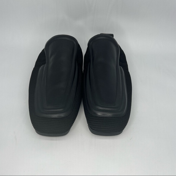 BOTTEGA VENETA
Plank Leather And Stretch-knit Loafers In Black